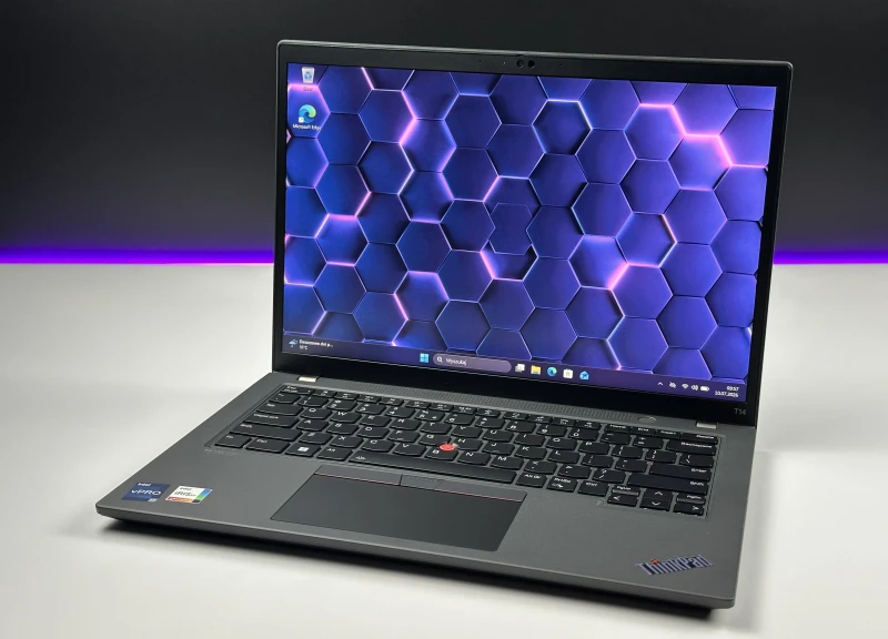 Lenovo ThinkPad T14 Gen 3 z i7-1270P, matrycą FHD+ i klawiaturą US (PL) – elegancja i moc w kompaktowej formie do pracy i zadań kreatywnych. Lenovo ThinkPad T14 Gen 3 z i7-1270P, matrycą FHD+ i klawiaturą US (PL) – elegancja i moc w kompaktowej formie do pracy i zadań kreatywnych.