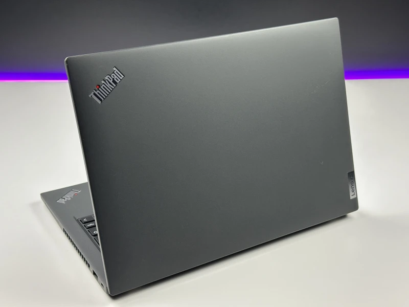 Lenovo ThinkPad T14 Gen 3 z i7-1270P – nowoczesny laptop biznesowy klasy premium, łączący wysoką wydajność, solidność i mobilność w pracy.