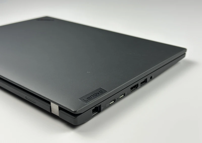 Lenovo ThinkPad T14 Gen 3 z i7-1270P – nowoczesny laptop biznesowy klasy premium, łączący wysoką wydajność, solidność i mobilność w pracy.