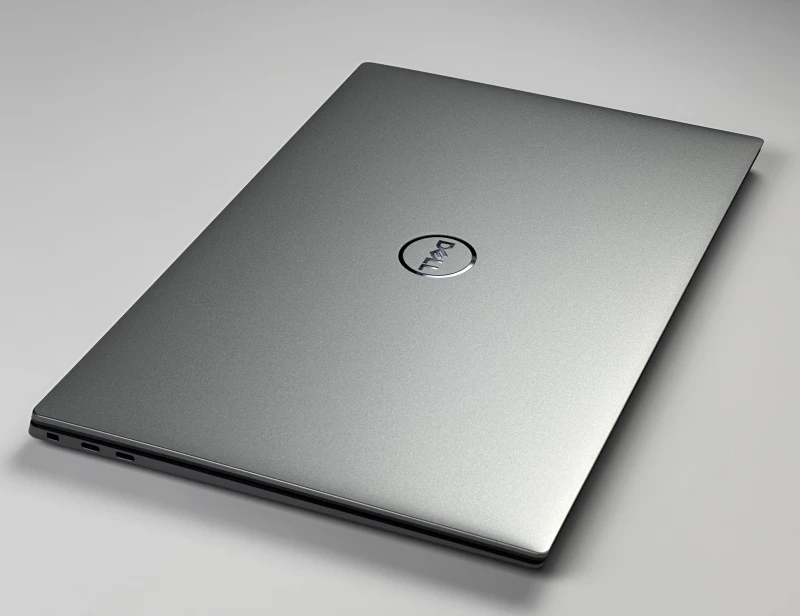 Dell Precision 5570 - procesor i7-12800H, matryca 15.6" FHD+, RTX A1000. Mobilna stacja robocza do CAD, projektowania i pracy profesjonalnej.