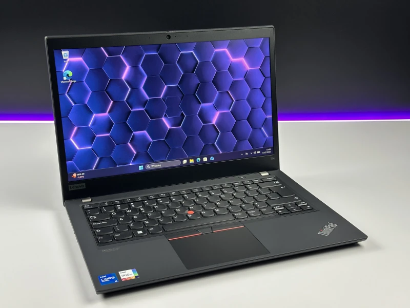 Lenovo ThinkPad T14 Gen 2 z i5-1145G7, grafiką Intel Iris Xe i ekranem 14" FHD. Lekki laptop biznesowy z pamięcią DDR4 i obsługą Thunderbolt 4.