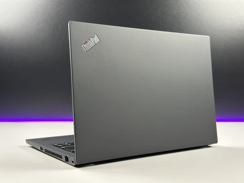 Lenovo ThinkPad T14 Gen 2 z i5-1145G7, grafiką Intel Iris Xe i ekranem 14" FHD. Lekki laptop biznesowy z pamięcią DDR4 i obsługą Thunderbolt 4.