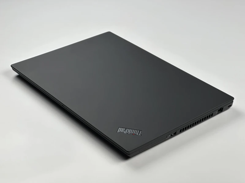 Lenovo ThinkPad T14 Gen 2 z i5-1145G7, grafiką Intel Iris Xe i ekranem 14" FHD. Lekki laptop biznesowy z pamięcią DDR4 i obsługą Thunderbolt 4.