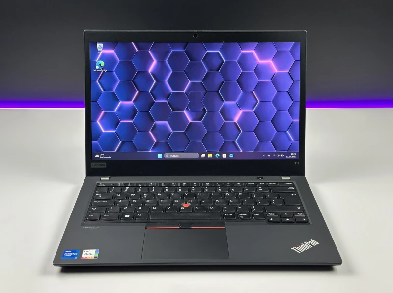 Lenovo ThinkPad T14 Gen 2 z i5-1145G7, grafiką Intel Iris Xe i ekranem 14" FHD. Lekki laptop biznesowy z pamięcią DDR4 i obsługą Thunderbolt 4.