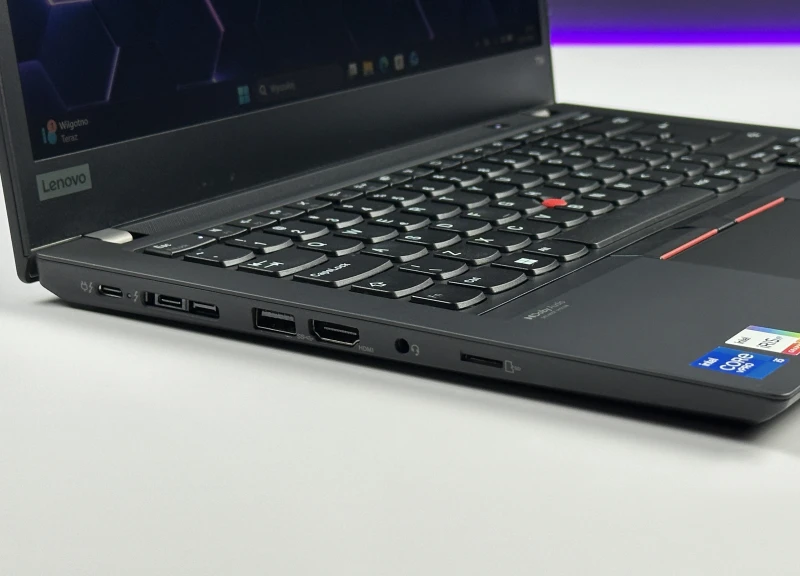 Lenovo ThinkPad T14 Gen 2 z i5-1145G7, grafiką Intel Iris Xe i ekranem 14" FHD. Lekki laptop biznesowy z pamięcią DDR4 i obsługą Thunderbolt 4.