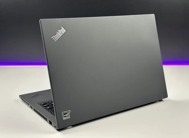 Lenovo ThinkPad T14 Gen 2 z i5-1145G7, grafiką Intel Iris Xe i ekranem 14" FHD. Lekki laptop biznesowy z pamięcią DDR4 i obsługą Thunderbolt 4.
