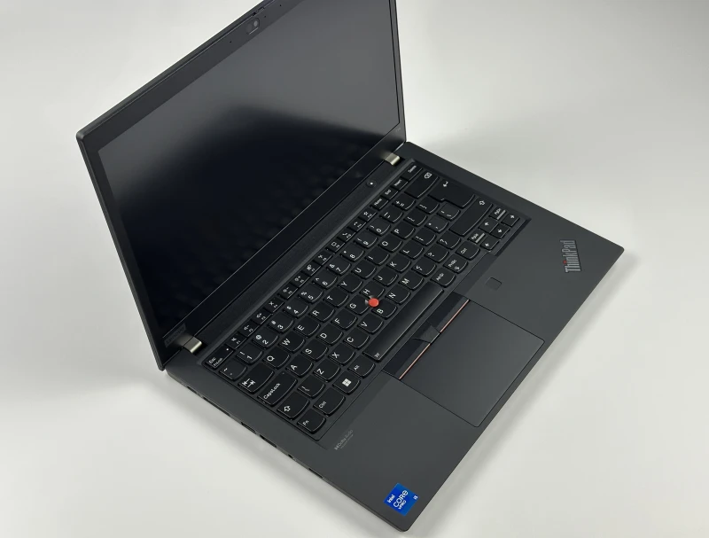 Lenovo ThinkPad T14 Gen 2 z i5-1145G7, grafiką Intel Iris Xe i ekranem 14" FHD. Lekki laptop biznesowy z pamięcią DDR4 i obsługą Thunderbolt 4.
