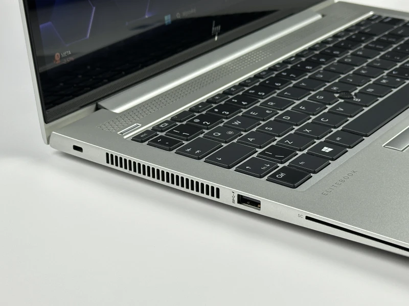 HP EliteBook 840 G5 z dotykowym ekranem i modemem LTE. Aluminiowa obudowa, Intel UHD Graphics 620 oraz wysoka kultura pracy.