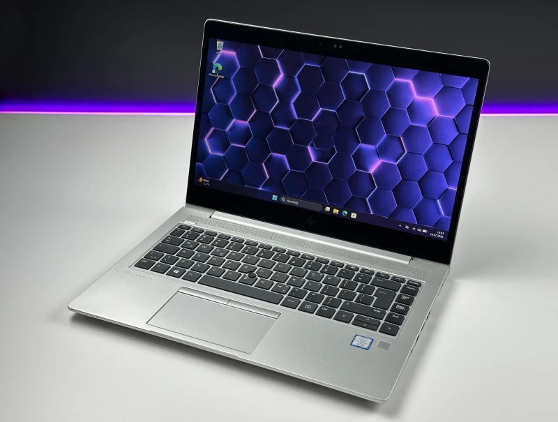 HP EliteBook 840 G5 z dotykowym ekranem i modemem LTE. Aluminiowa obudowa, Intel UHD Graphics 620 oraz wysoka kultura pracy.