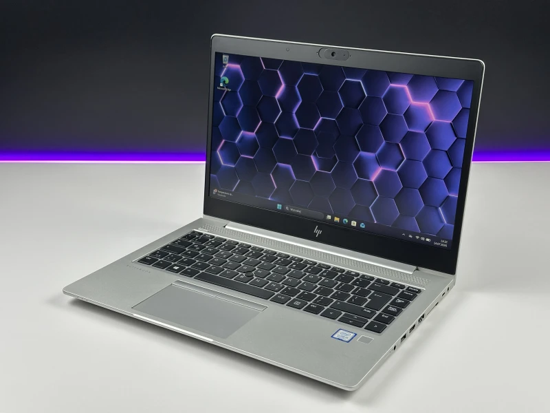 HP EliteBook 840 G5 z i5-8250U i ekranem 14" FHD. Biznesowy laptop z Intel UHD Graphics 620, złączem Thunderbolt 3 i smukłą konstrukcją. HP EliteBook 840 G5 z i5-8250U i ekranem 14" FHD. Biznesowy laptop z Intel UHD Graphics 620, złączem Thunderbolt 3 i smukłą konstrukcją.