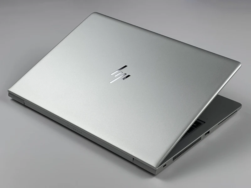 HP EliteBook 840 G5 z i5-8250U i ekranem 14" FHD. Biznesowy laptop z Intel UHD Graphics 620, złączem Thunderbolt 3 i smukłą konstrukcją. HP EliteBook 840 G5 z i5-8250U i ekranem 14" FHD. Biznesowy laptop z Intel UHD Graphics 620, złączem Thunderbolt 3 i smukłą konstrukcją.