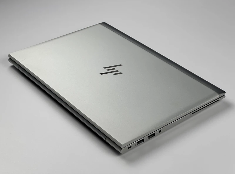 HP EliteBook 830 G8 z i7-1165G7, 13.3" FHD Sure View. Kompaktowy laptop biznesowy z funkcją ochrony prywatności ekranu i lekką konstrukcją. HP EliteBook 830 G8 z i7-1165G7, 13.3" FHD Sure View. Kompaktowy laptop biznesowy z funkcją ochrony prywatności ekranu i lekką konstrukcją.
