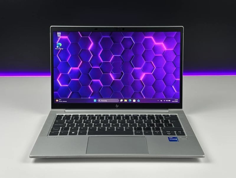 HP EliteBook 830 G8 z i7-1165G7, 13.3" FHD Sure View. Kompaktowy laptop biznesowy z funkcją ochrony prywatności ekranu i lekką konstrukcją.