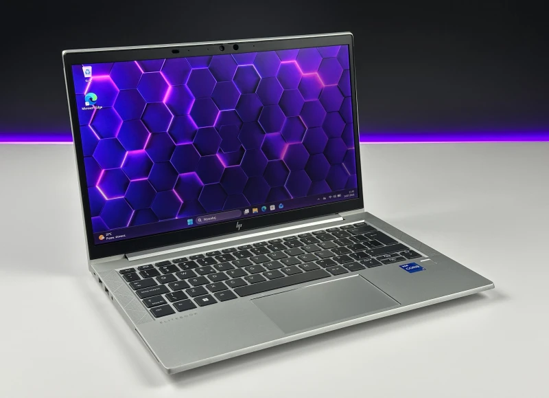 HP EliteBook 830 G8 z i7-1165G7, 13.3" FHD Sure View. Kompaktowy laptop biznesowy z funkcją ochrony prywatności ekranu i lekką konstrukcją.