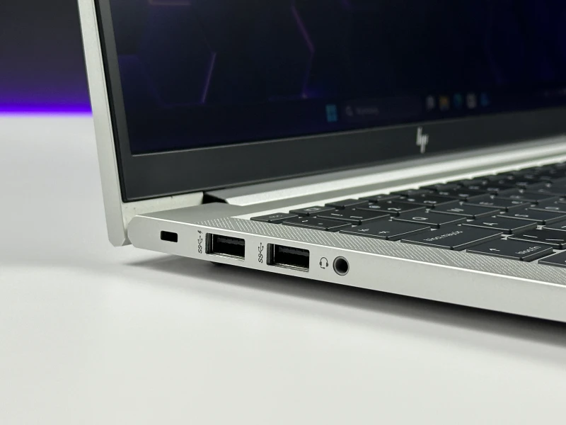 HP EliteBook 830 G8 z i7-1165G7, 13.3" FHD Sure View. Kompaktowy laptop biznesowy z funkcją ochrony prywatności ekranu i lekką konstrukcją.