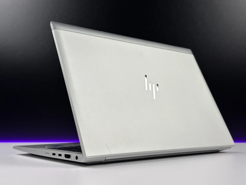 HP EliteBook 830 G8 z i7-1165G7, 13.3" FHD Sure View. Kompaktowy laptop biznesowy z funkcją ochrony prywatności ekranu i lekką konstrukcją.