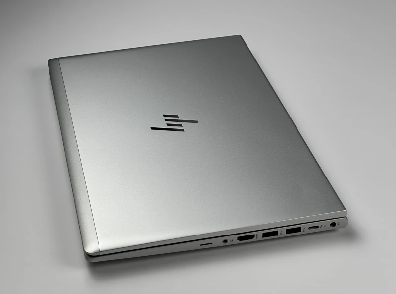 HP EliteBook 640 G9 z i5-1235U, ekranem 14" FHD i LTE. Biznesowy laptop z klawiaturą US oraz dwoma slotami SO-DIMM do łatwej rozbudowy RAM. HP EliteBook 640 G9 z i5-1235U, ekranem 14" FHD i LTE. Biznesowy laptop z klawiaturą US oraz dwoma slotami SO-DIMM do łatwej rozbudowy RAM.