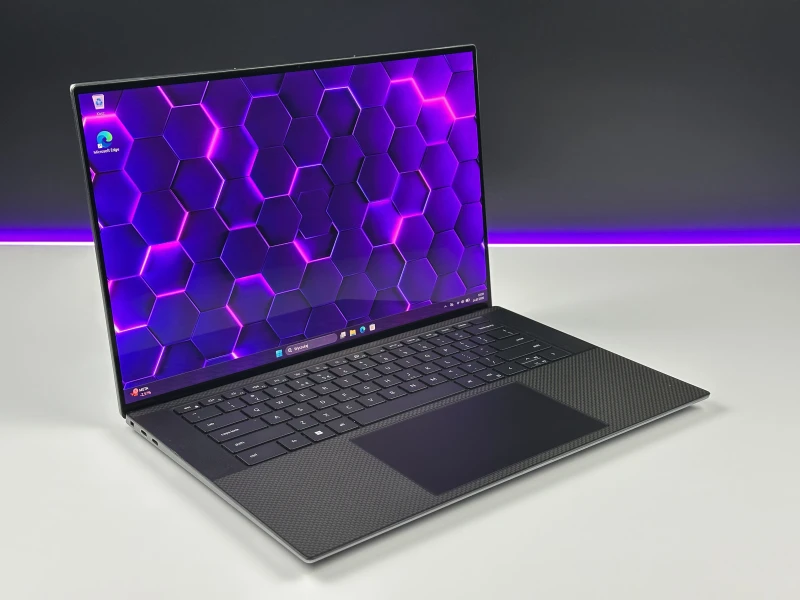 Dell Precision 5570 z i7-12800H, dotykowym ekranem 15.6" 4K UHD+ i RTX A2000 8GB. Smukła stacja robocza z klawiaturą US i pamięcią DDR5.