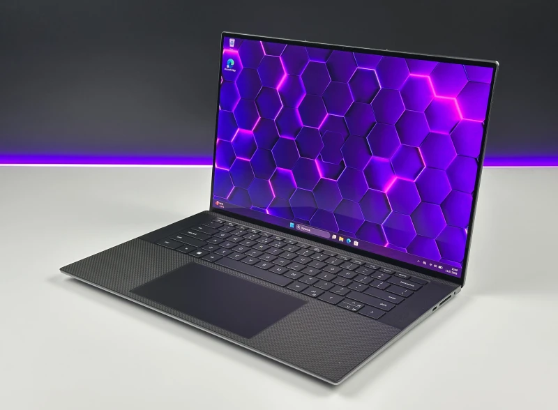 Dell Precision 5570 z i7-12800H, dotykowym ekranem 15.6" 4K UHD+ i RTX A2000 8GB. Smukła stacja robocza z klawiaturą US i pamięcią DDR5.