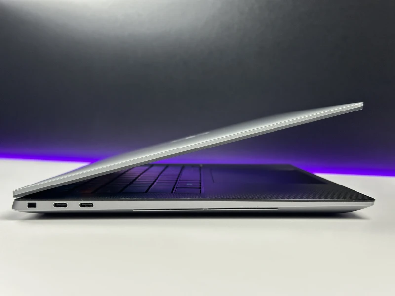 Dell Precision 5570 z i7-12800H, dotykowym ekranem 15.6" 4K UHD+ i RTX A2000 8GB. Smukła stacja robocza z klawiaturą US i pamięcią DDR5.