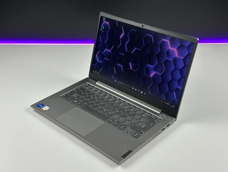 Lenovo ThinkBook 14 G2 ITL z i7-1165G7 - ekranem 14" FHD i grafiką Intel Iris Xe. Laptop biznesowy z czytnikiem linii papilarnych i szybkim Wi-Fi 6.