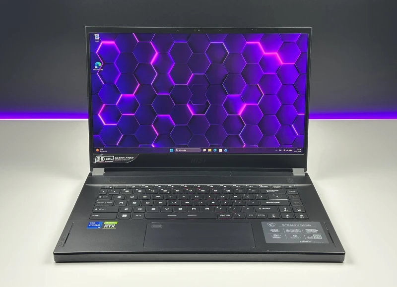 MSI Stealth GS66 12UHS - i7-12700H, QHD 240Hz, RTX 3080 Ti. Laptop gamingowy z klawiaturą RGB, czytnikiem linii papilarnych i aluminiową obudową.
