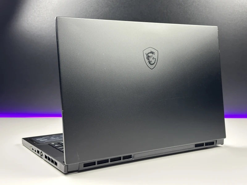 MSI Stealth GS66 12UHS - i7-12700H, QHD 240Hz, RTX 3080 Ti. Laptop gamingowy z klawiaturą RGB, czytnikiem linii papilarnych i aluminiową obudową.