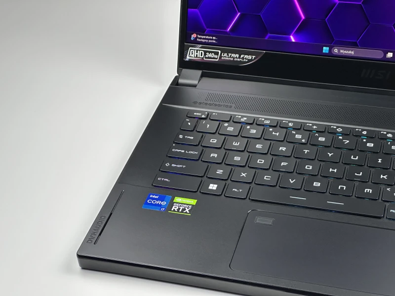 MSI Stealth GS66 12UHS - i7-12700H, QHD 240Hz, RTX 3080 Ti. Laptop gamingowy z klawiaturą RGB, czytnikiem linii papilarnych i aluminiową obudową.