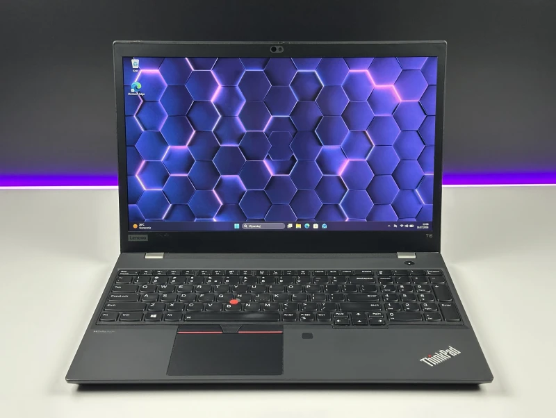 Lenovo ThinkPad T15 Gen 2 z i7-1165G7, 15.6" FHD i Intel Iris Xe. Laptop biznesowy z klawiaturą US, Wi-Fi 6 i solidną konstrukcją ThinkPad.