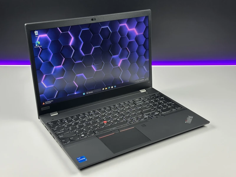 Lenovo ThinkPad T15 Gen 2 z i5-1135G7, ekranem 15.6" FHD i klawiaturą US. Biznesowy laptop z Intel Iris Xe i obsługą Thunderbolt 4.