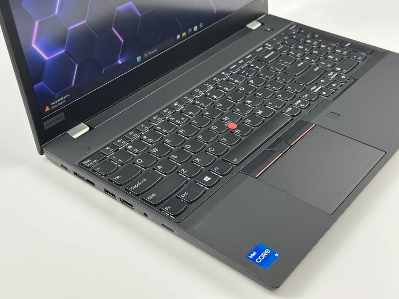Lenovo ThinkPad T15 Gen 2 z i5-1135G7, ekranem 15.6" FHD i klawiaturą US. Biznesowy laptop z Intel Iris Xe i obsługą Thunderbolt 4.