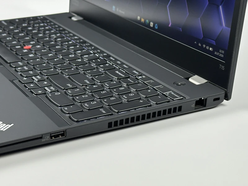 Lenovo ThinkPad T15 Gen 2 z i5-1135G7, ekranem 15.6" FHD i klawiaturą US. Biznesowy laptop z Intel Iris Xe i obsługą Thunderbolt 4.