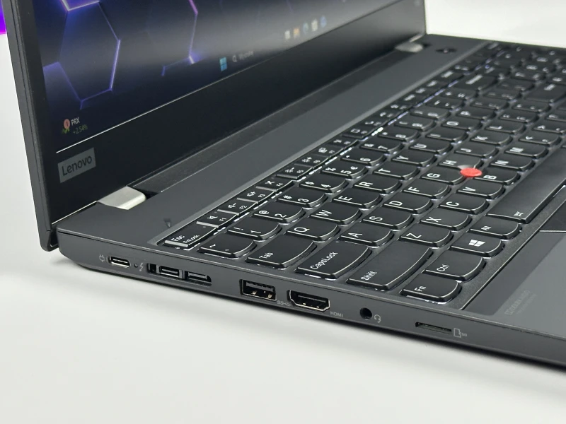 Lenovo ThinkPad T15 Gen 2 z i5-1135G7, ekranem 15.6" FHD i klawiaturą US. Biznesowy laptop z Intel Iris Xe i obsługą Thunderbolt 4. Lenovo ThinkPad T15 Gen 2 z i5-1135G7, ekranem 15.6" FHD i klawiaturą US. Biznesowy laptop z Intel Iris Xe i obsługą Thunderbolt 4.