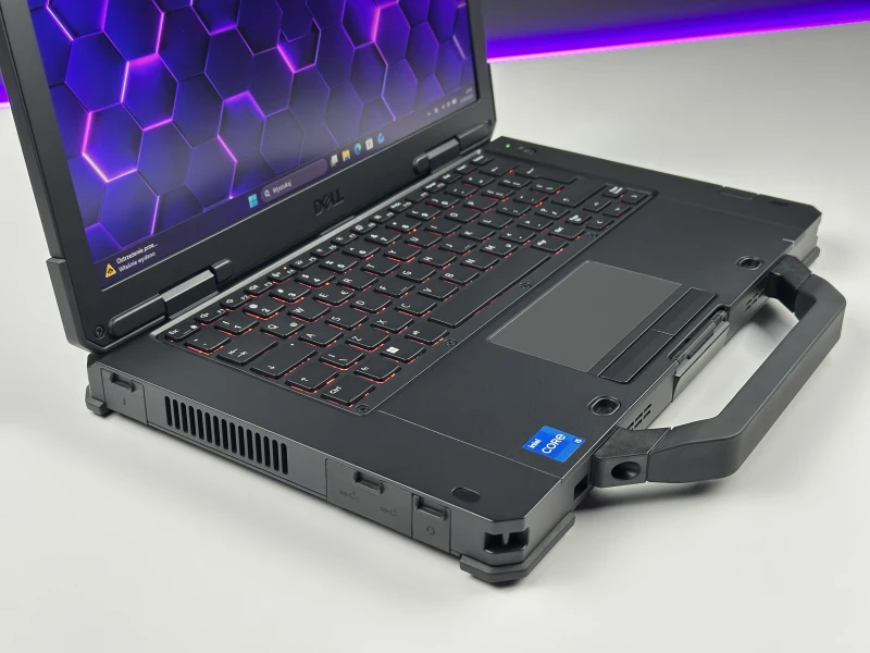 Dell Latitude 5430 Rugged z i5-1145G7, 14" FHD i Intel Iris Xe. Wzmocniony laptop terenowy z podświetlaną klawiaturą RGB i uszczelnionymi portami.