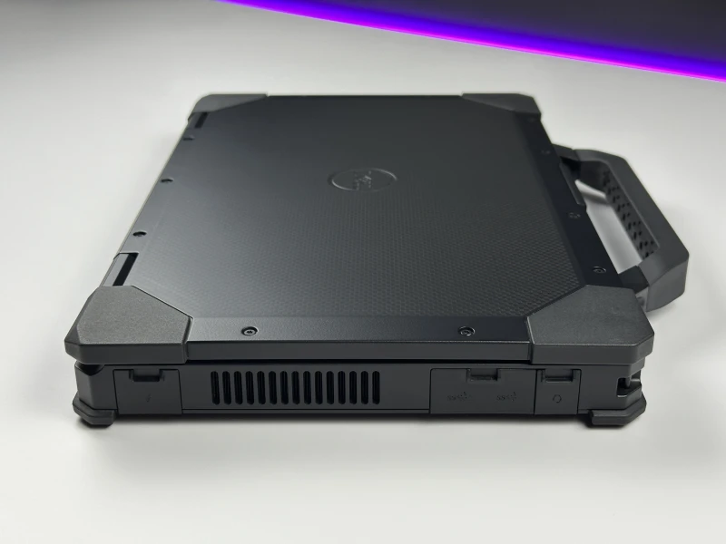 Dell Latitude 5430 Rugged z i5-1145G7, 14" FHD i Intel Iris Xe. Wzmocniony laptop terenowy z podświetlaną klawiaturą RGB i uszczelnionymi portami.