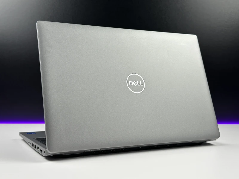 Dell Latitude 5520 z procesorem i5-1135G7, 15.6" dotyk, modemem LTE i klawiaturą US. Biznesowy laptop z Intel Iris Xe oraz Wi-Fi 6 do pracy mobilnej.