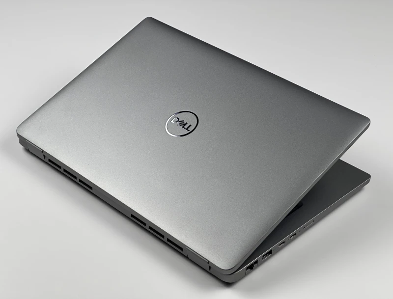 Dell Latitude 5450 z Ultra 5 135U, ekranem 14" FHD i klawiaturą US. Laptop biznesowy z Intel AI Boost NPU i nowoczesną platformą Core Ultra. Dell Latitude 5450 z Ultra 5 135U, ekranem 14" FHD i klawiaturą US. Laptop biznesowy z Intel AI Boost NPU i nowoczesną platformą Core Ultra.