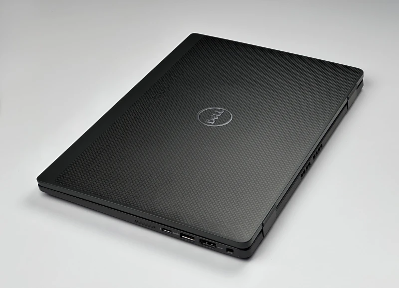 Dell Latitude 7430 z procesorem i5-1245U, 16GB RAM i ekranem 14" FHD. Lekka obudowa Carbon, modem LTE, klawiatura US i grafika Intel Iris Xe. Dell Latitude 7430 z procesorem i5-1245U, 16GB RAM i ekranem 14" FHD. Lekka obudowa Carbon, modem LTE, klawiatura US i grafika Intel Iris Xe.
