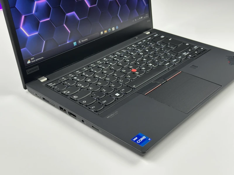 Lenovo ThinkPad P14s Gen 2 – i7-1165G7, FHD i grafika T500. Wydajność i mobilność klasy premium, stworzone dla profesjonalistów.