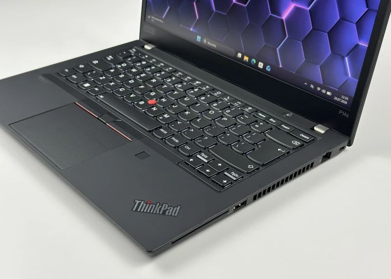 Lenovo ThinkPad P14s Gen 2 – i7-1165G7, FHD i grafika T500. Wydajność i mobilność klasy premium, stworzone dla profesjonalistów.