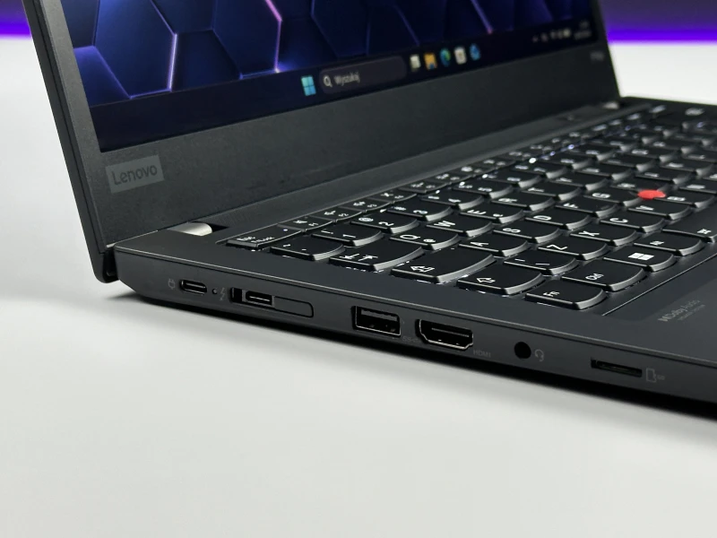 Lenovo ThinkPad P14s Gen 2 – i7-1165G7, FHD i grafika T500. Wydajność i mobilność klasy premium, stworzone dla profesjonalistów.