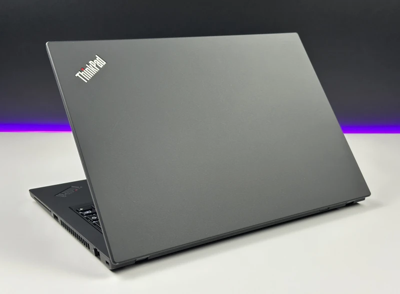 Lenovo ThinkPad P14s Gen 2 – i7-1165G7, FHD i grafika T500. Wydajność i mobilność klasy premium, stworzone dla profesjonalistów. Lenovo ThinkPad P14s Gen 2 – i7-1165G7, FHD i grafika T500. Wydajność i mobilność klasy premium, stworzone dla profesjonalistów.