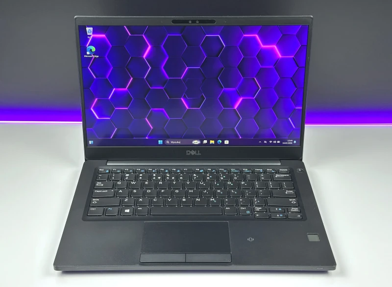 Dell Latitude 7390 – i5-8350U, FHD, klawiatura US (PL) z pełną obsługą polskich znaków. Mobilność, wydajność i wygoda w kompaktowej formie!