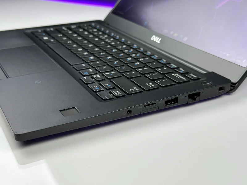 Dell Latitude 7390 – i5-8350U, FHD, klawiatura US (PL) z pełną obsługą polskich znaków. Mobilność, wydajność i wygoda w kompaktowej formie!