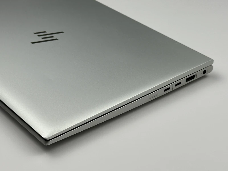 HP EliteBook 845 G8 z Ryzen 5 5650U i dotykowym ekranem 14” FHD. Biznesowy laptop z matową matrycą zapewnia komfort pracy w biurze i w podróży.