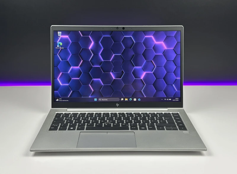 HP EliteBook 845 G8 z Ryzen 5 5650U i dotykowym ekranem 14” FHD. Biznesowy laptop z matową matrycą zapewnia komfort pracy w biurze i w podróży.