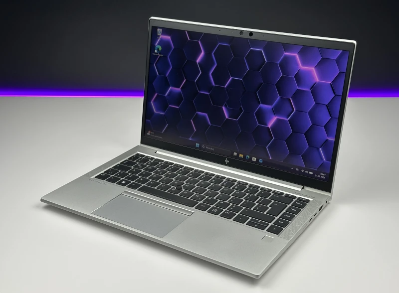 HP EliteBook 845 G8 z Ryzen 5 5650U i dotykowym ekranem 14” FHD. Biznesowy laptop z matową matrycą zapewnia komfort pracy w biurze i w podróży.