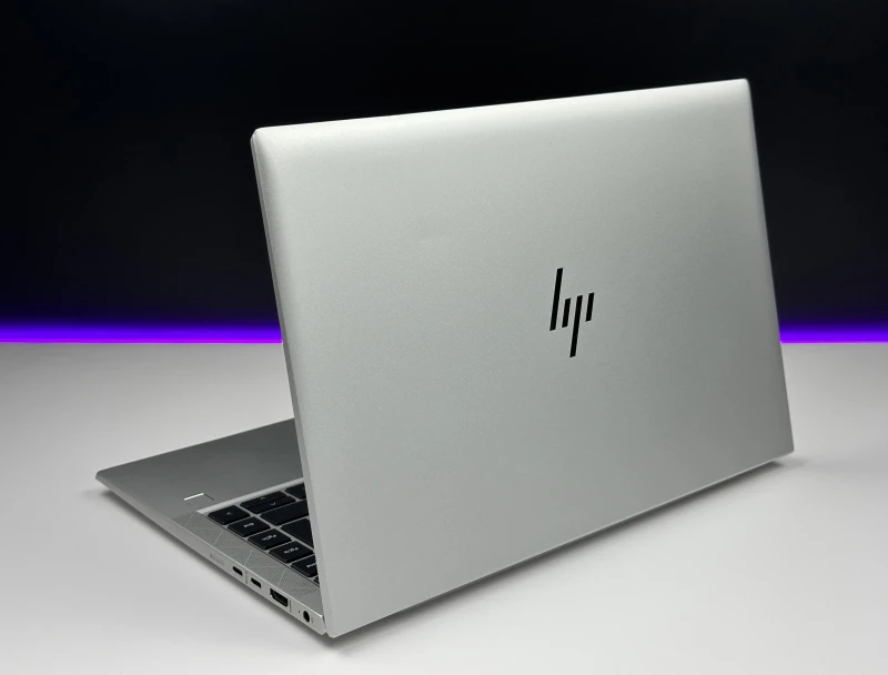 HP EliteBook 845 G8 z Ryzen 5 5650U i dotykowym ekranem 14” FHD. Biznesowy laptop z matową matrycą zapewnia komfort pracy w biurze i w podróży.