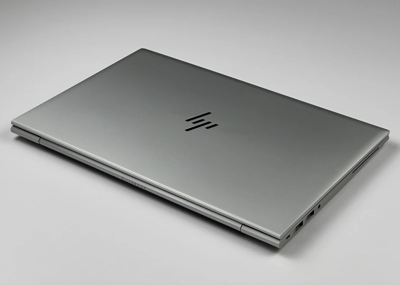 HP EliteBook 845 G7 – moc Ryzen 5 4650U, ekran FHD i stylowa, lekka konstrukcja. Doskonały wybór do pracy i codziennych zadań.