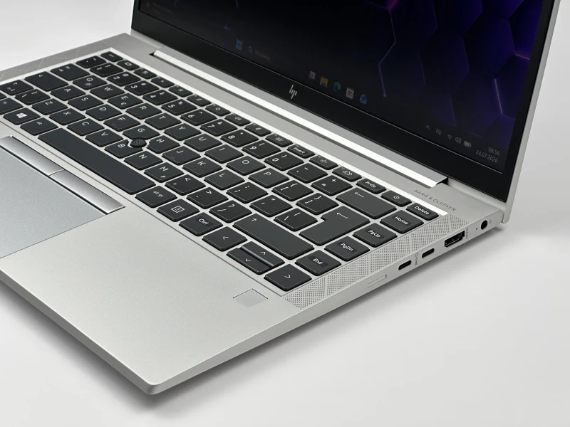 HP EliteBook 845 G7 – moc Ryzen 5 4650U, ekran FHD i stylowa, lekka konstrukcja. Doskonały wybór do pracy i codziennych zadań.